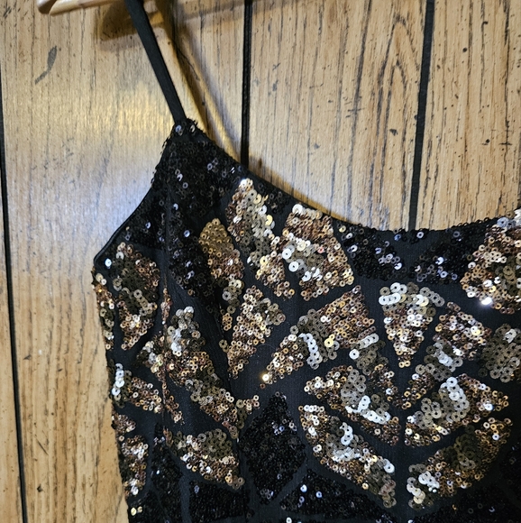 DRESS THE POPULATION Nikki Geometric Sequin Cocktail Dress - Small - Picture 4 of 7